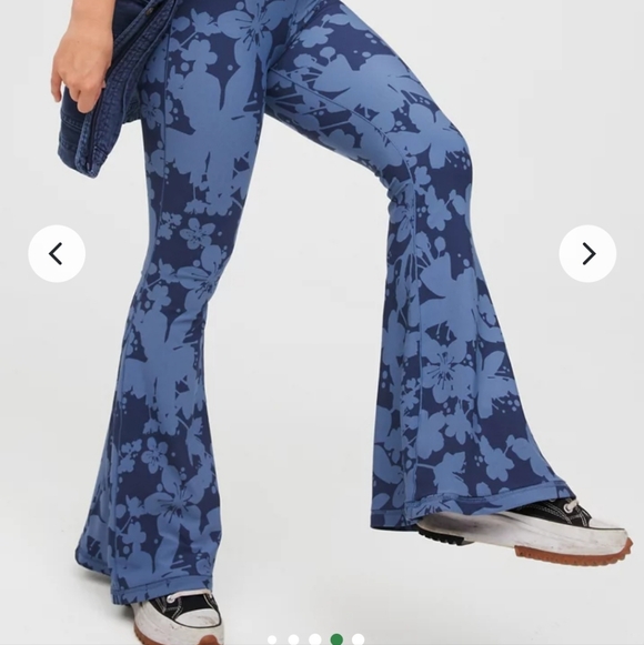 OFFLINE By Aerie Real Me Floral High Waisted Crossover Super Flare Legging - Picture 3 of 9